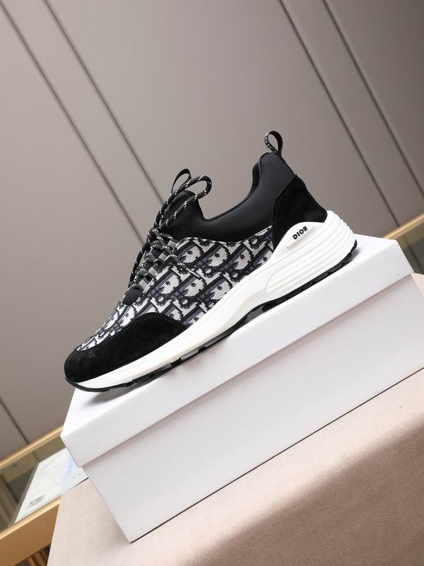 Premium Pattern Runner Sneakers