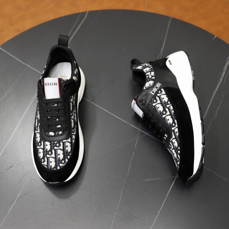 Premium Pattern Runner Sneakers