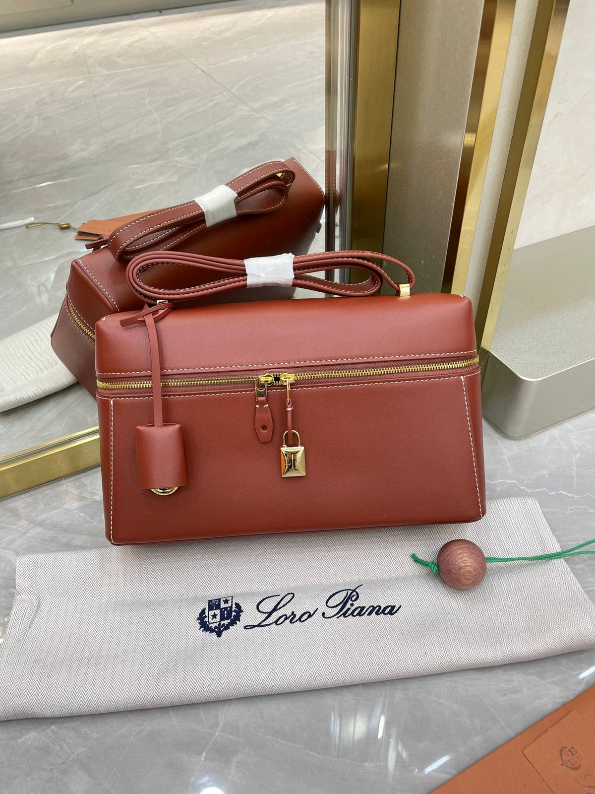 Saddle Loro Leather Bag